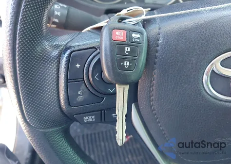 2016 Toyota Corolla Le z USA, uszkodzony, nr VIN 2T1BURHE8GC597741